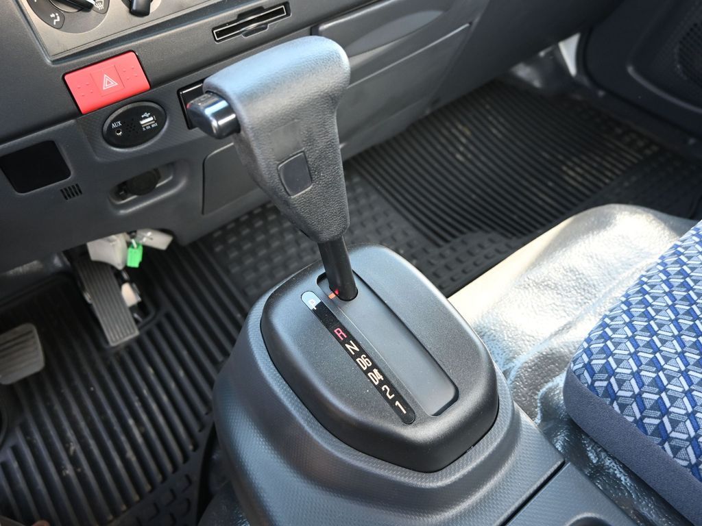 2024 Isuzu NPR HD 