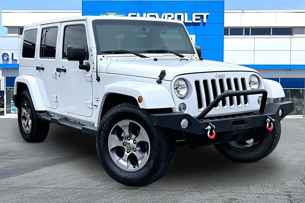 Bright White Clearcoat 2016 Jeep Wrangler Unlimited Sahara 4WD SUV / Crossover Four-Wheel Drive 5-Speed Automatic
