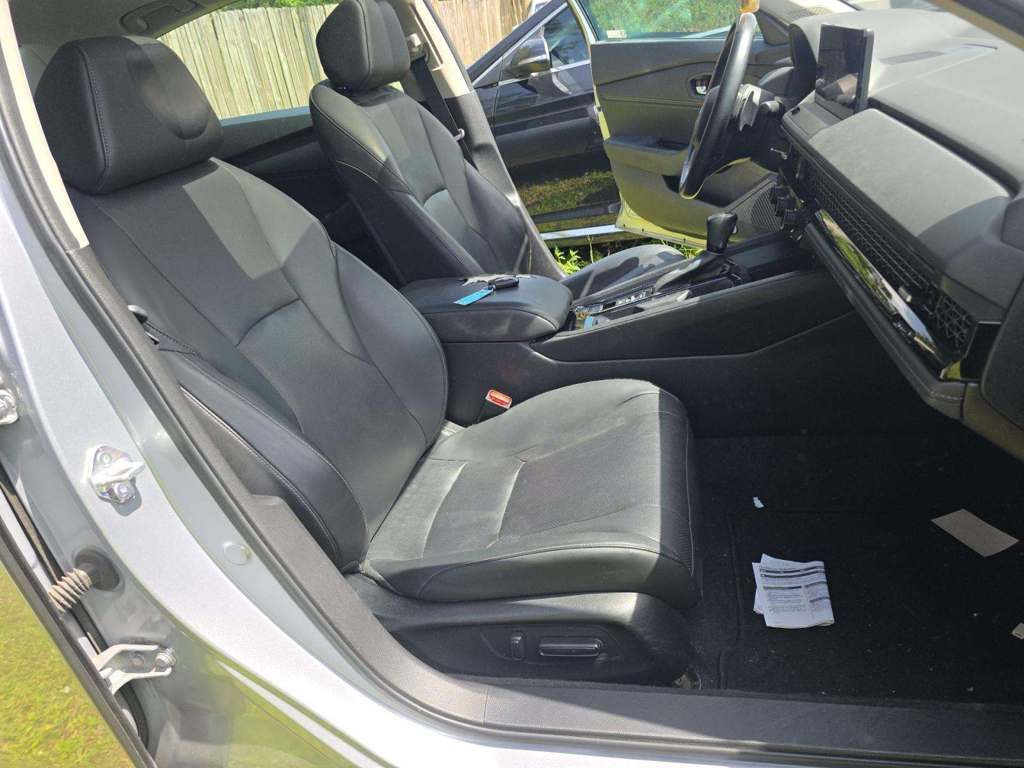 Used 2023 Gray Honda EX-L image 6