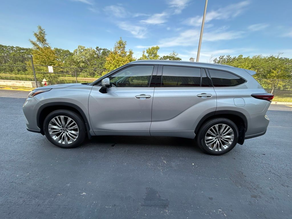 2024 Toyota Highlander Platinum 2