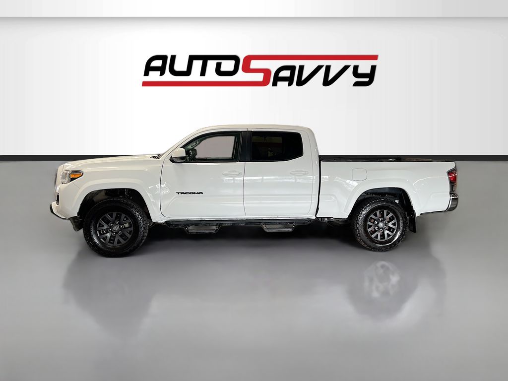 Used 2022 White Toyota SR5 image 4