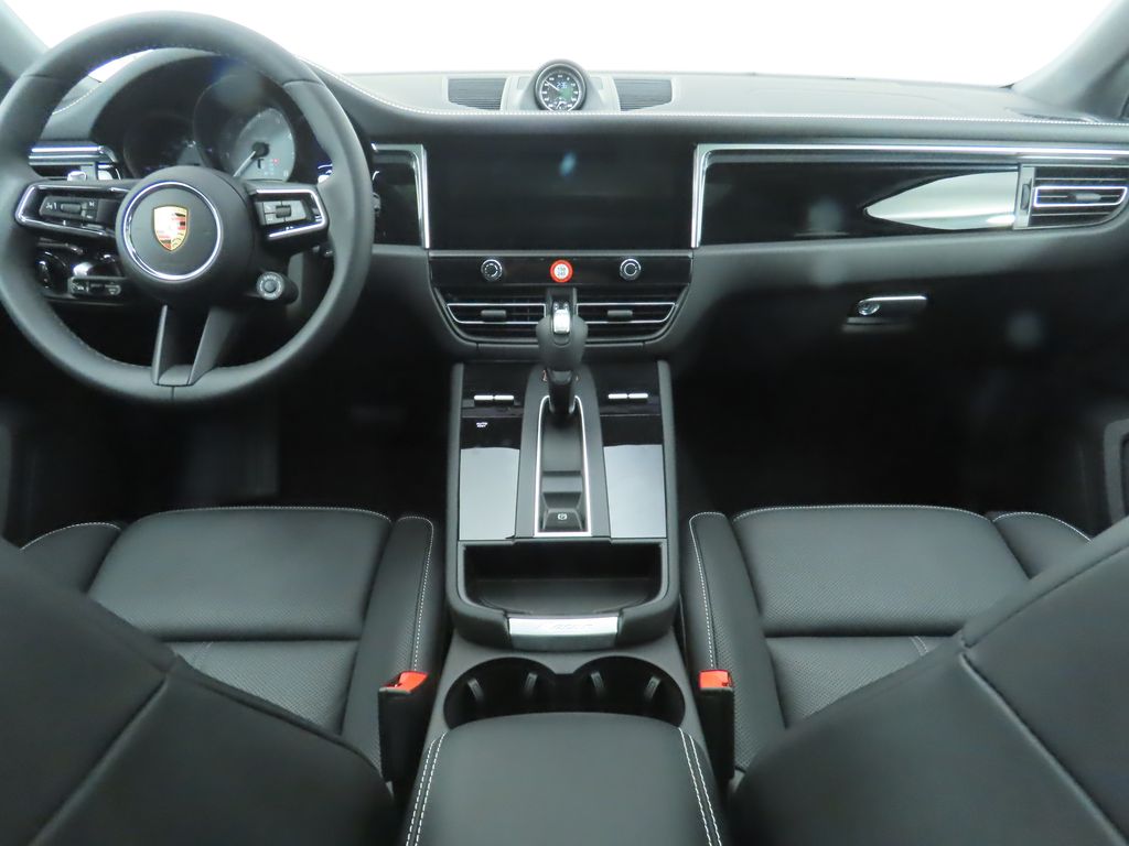Thumbnail: 2025 Porsche Macan - 16