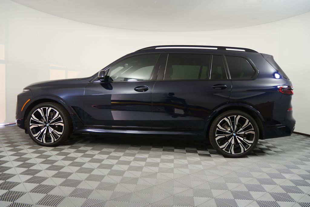 Thumbnail: 2023 BMW X7 - 6
