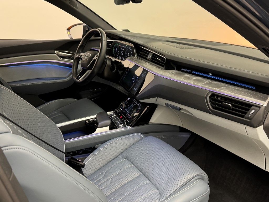 2023 Audi e-tron S Prestige 17