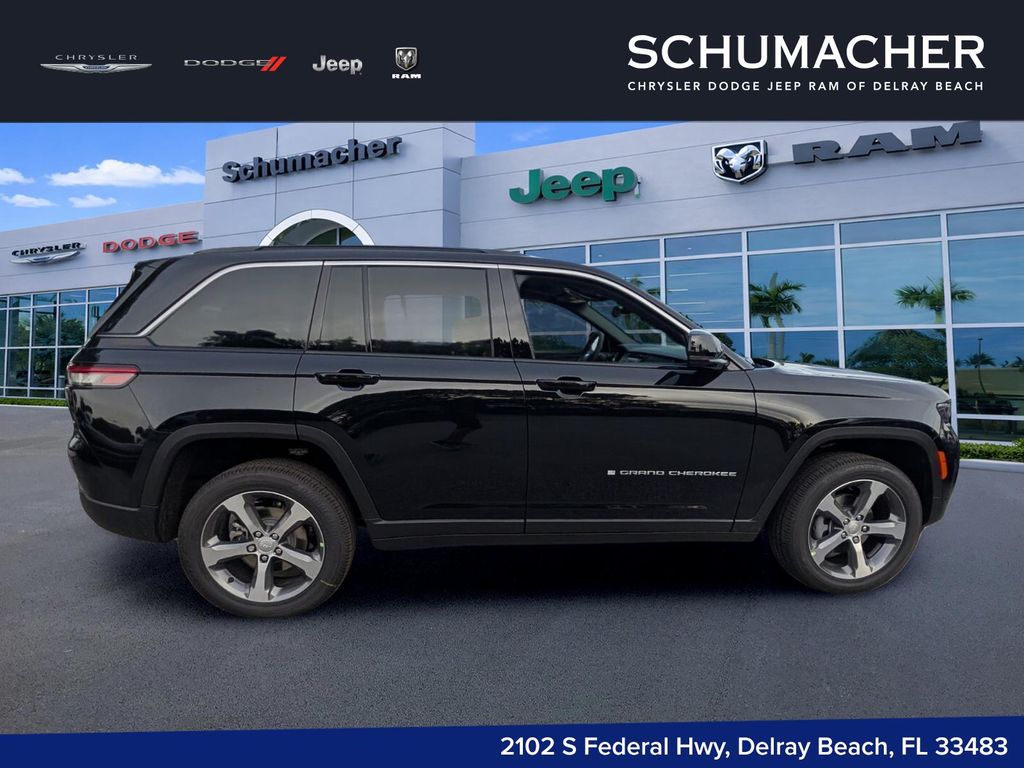 new 2026 Jeep Grand Cherokee car, priced at $46,155
