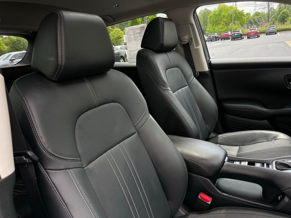 2023 Honda HR-V EX-L 32