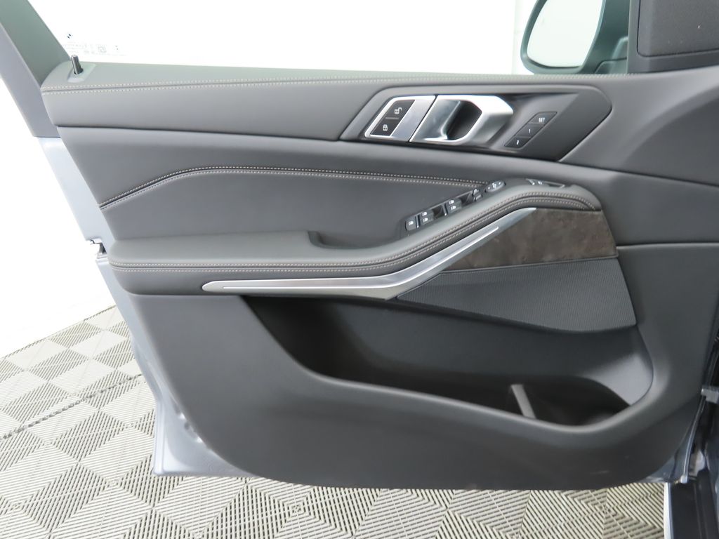 Thumbnail: 2026 BMW X5 - 25