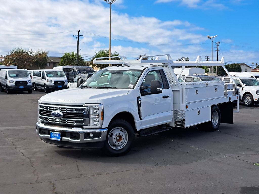View vehicle photo 2
