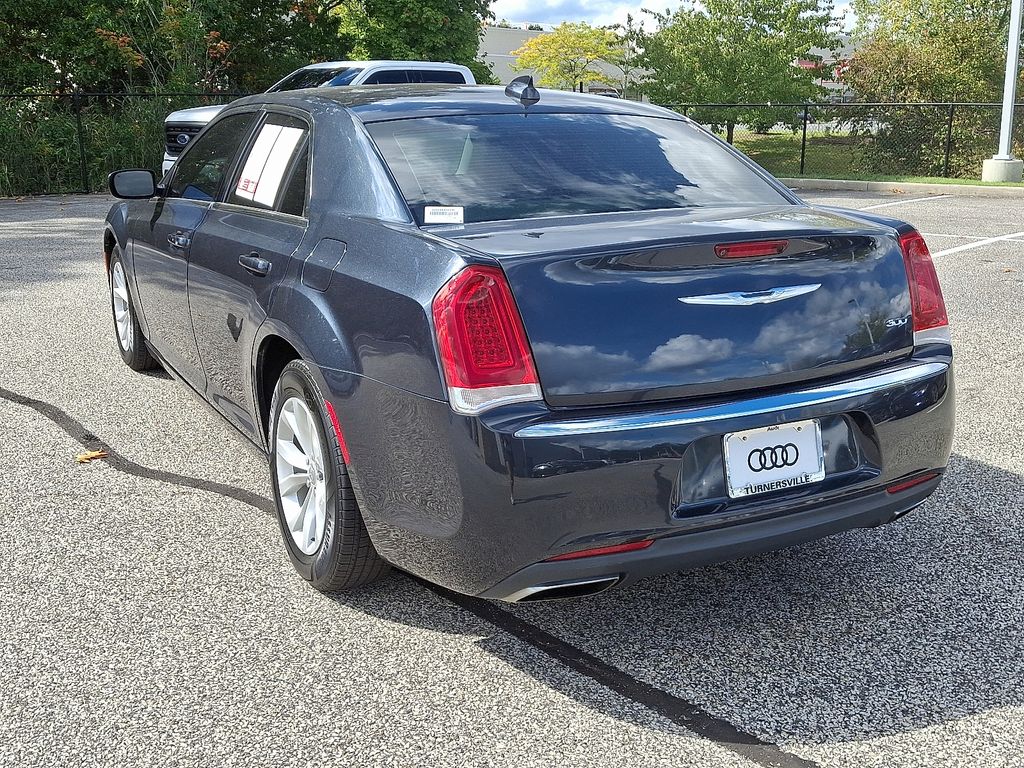 Thumbnail: 2016 Chrysler 300 - 4