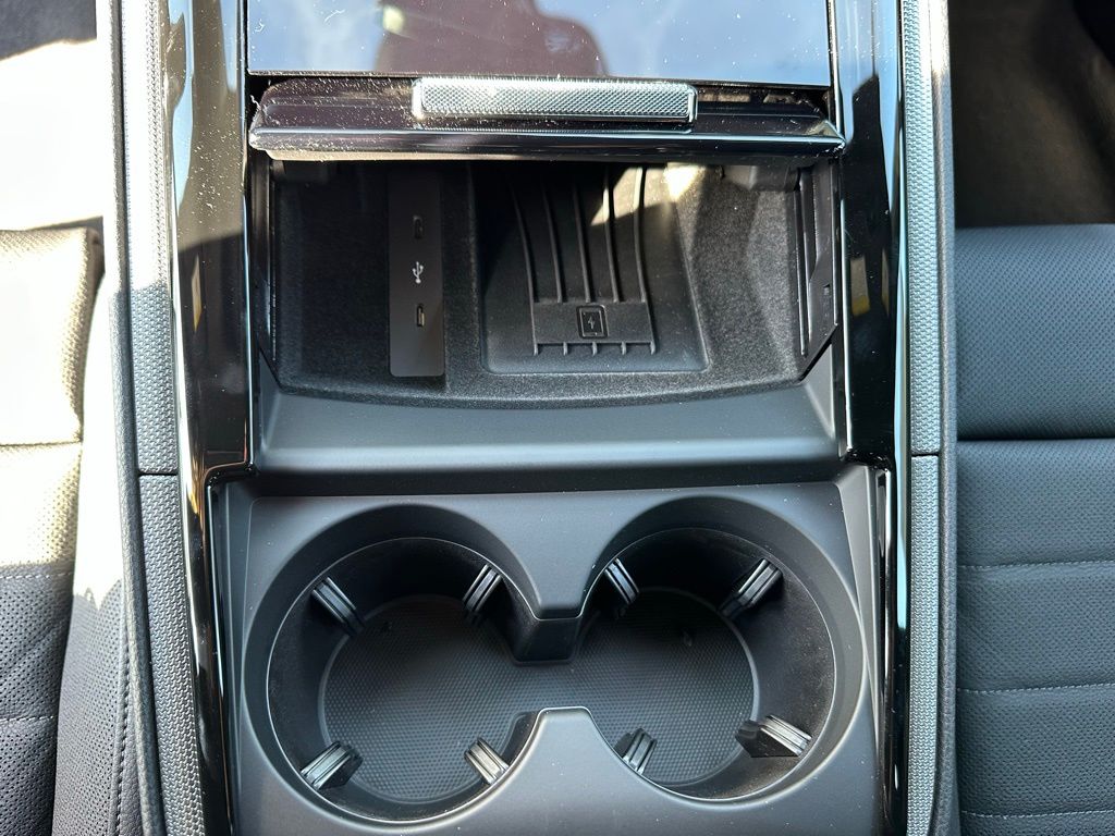 Thumbnail: 2026 Porsche Panamera - 26