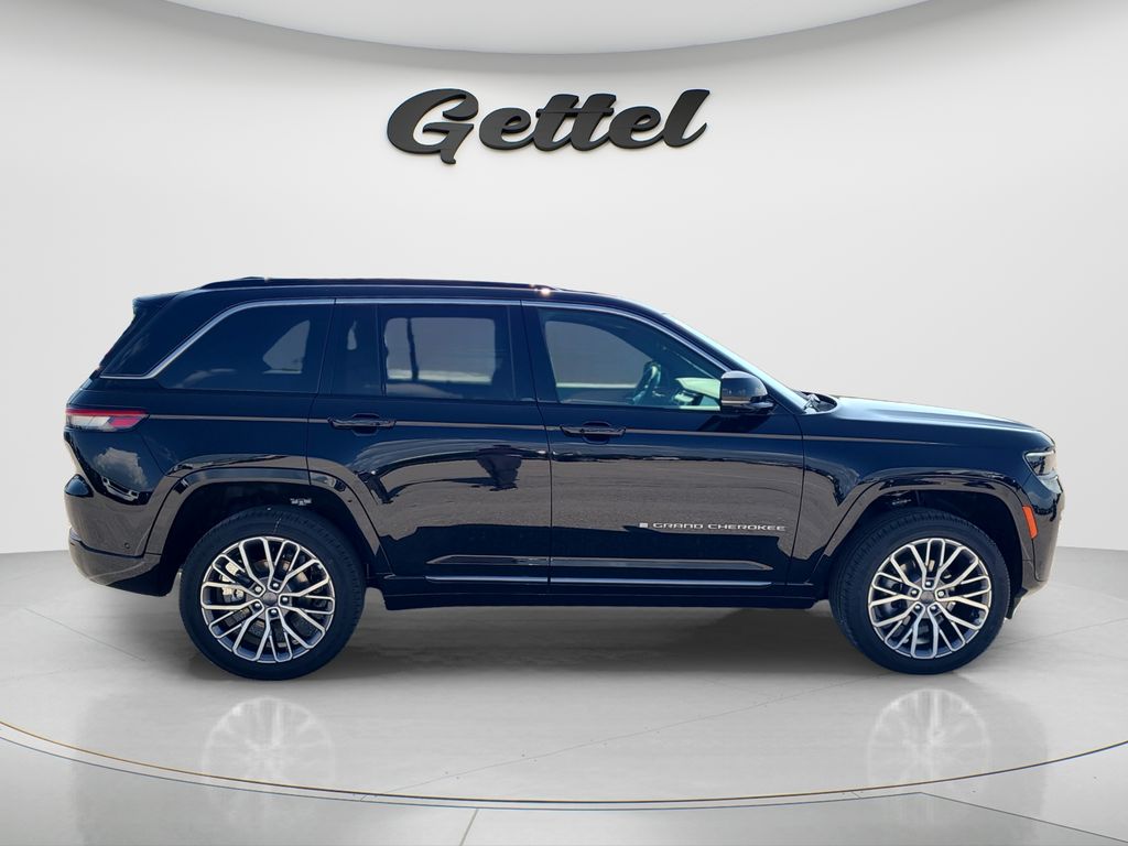 New 2026 Black Jeep Summit image 4