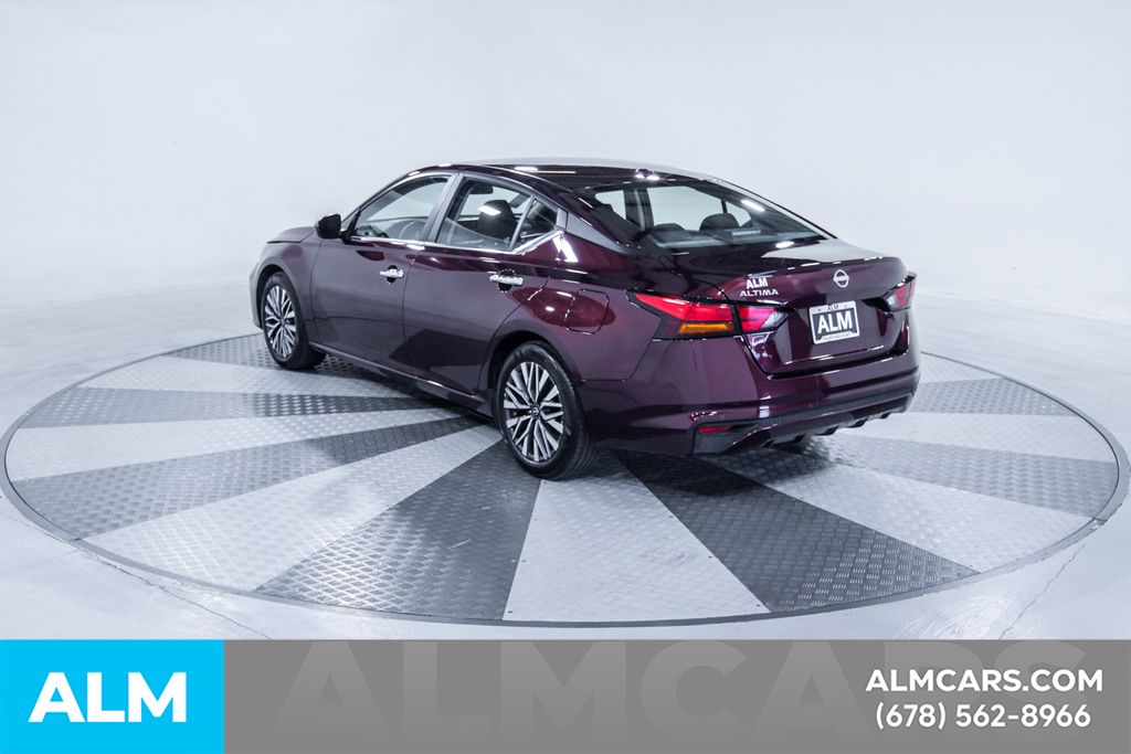 Used 2025 Red Nissan 2.5 SV image 7