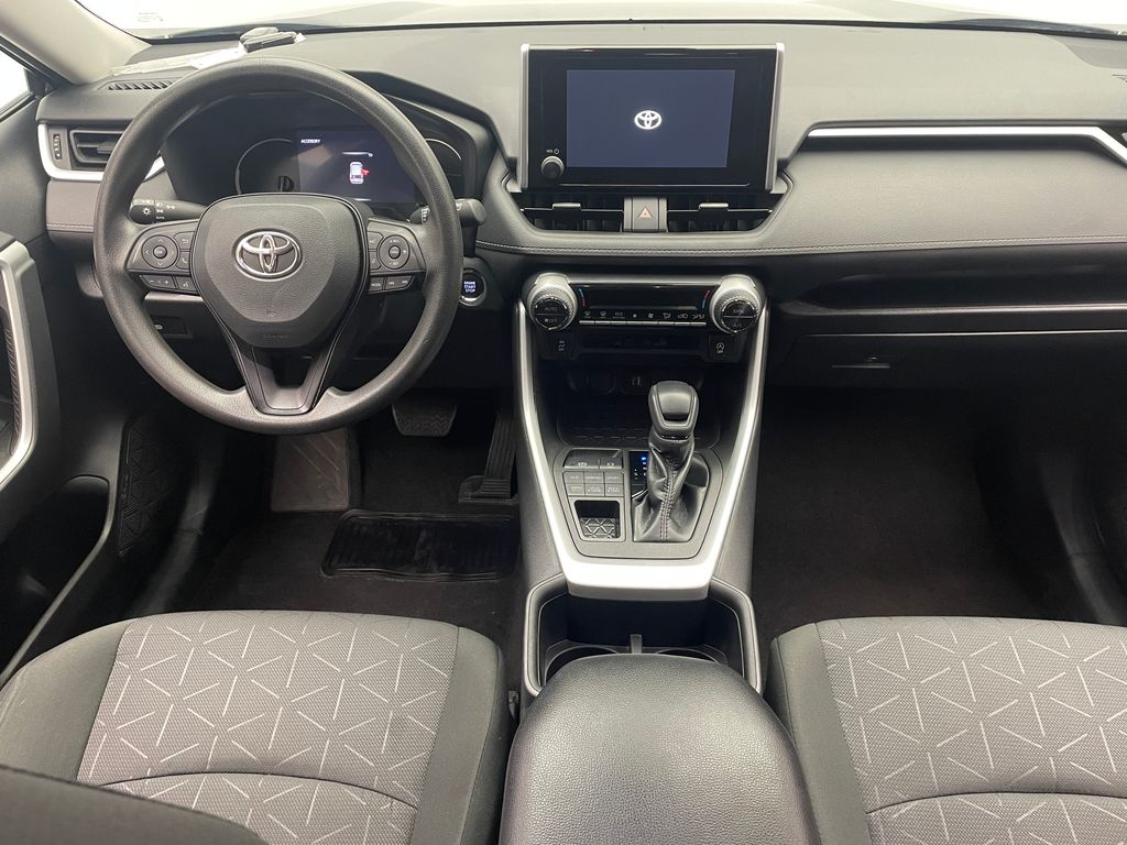 2023 Toyota RAV4 XLE 19