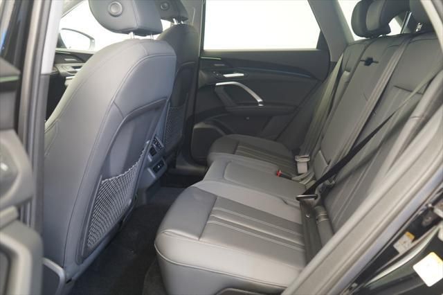 Thumbnail: 2025 Audi Q5 - 7