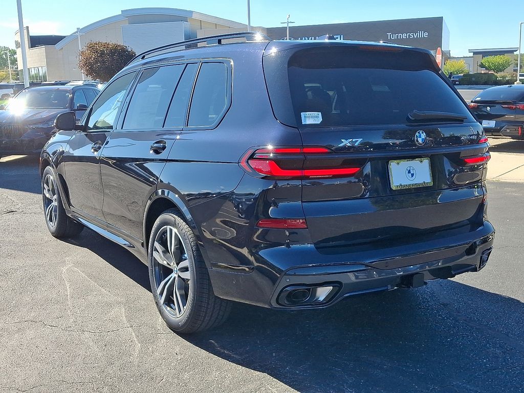 Thumbnail: 2026 BMW X7 - 3