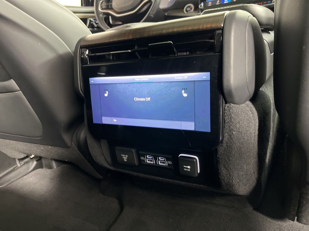 Thumbnail: 2023 Jeep Grand Wagoneer - 10