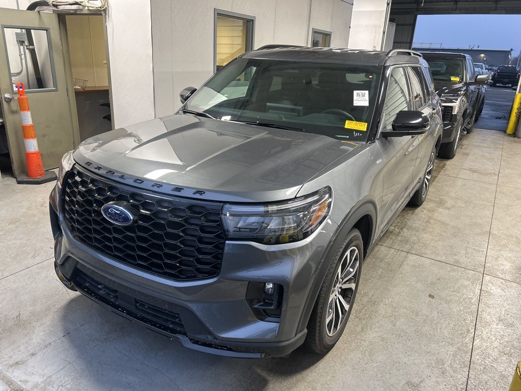 2025 Ford Explorer ST-Line AWD