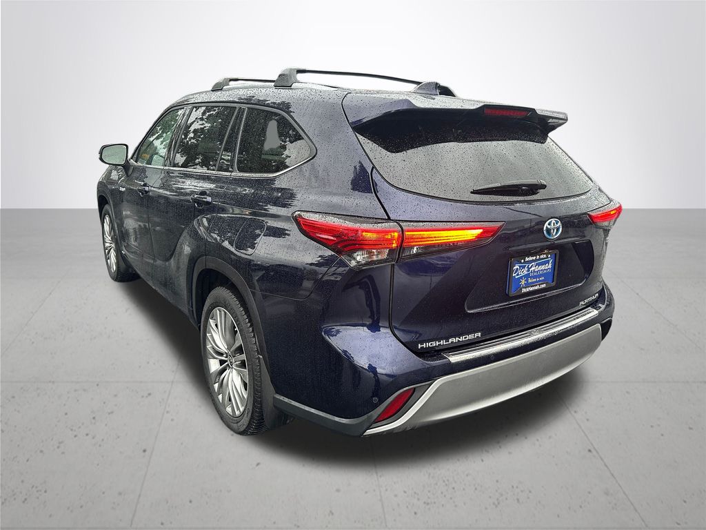2021 Toyota Highlander Hybrid Platinum