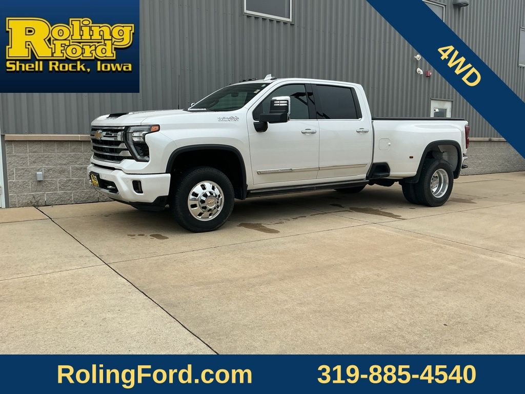 White (Iridescent Pearl Tricoat) 2024 Chevrolet Silverado 3500HD Pickup Truck Four-Wheel Drive Automatic