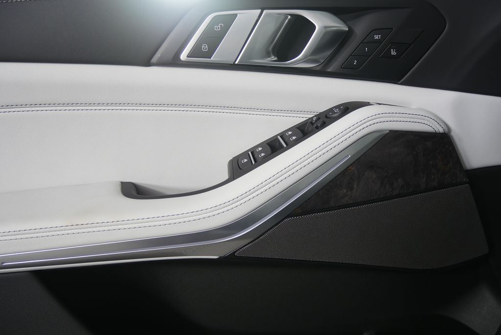 Thumbnail: 2026 BMW X5 - 9