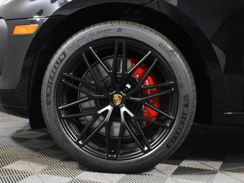 Thumbnail: 2025 Porsche Macan - 13