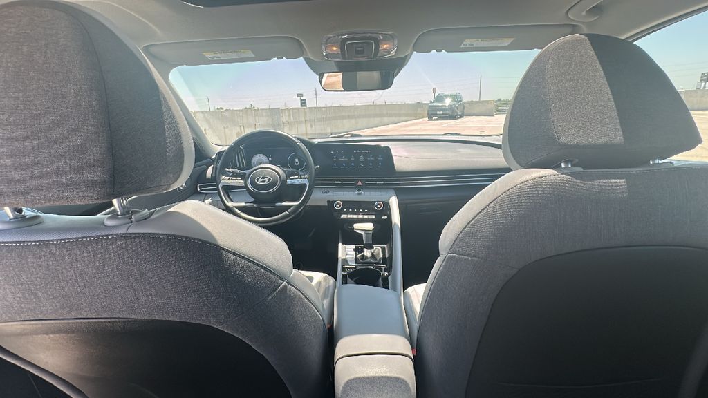 2025 Hyundai Elantra Limited White at Baytown Hyundai