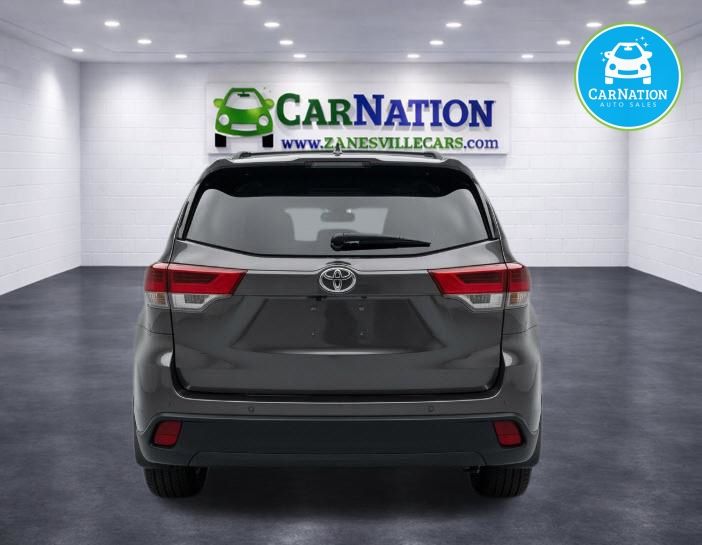 2017 Toyota Highlander XLE - Image 5