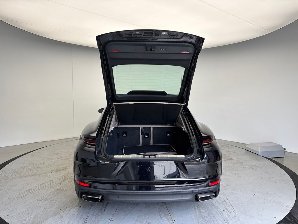 Thumbnail: 2026 Porsche Panamera - 5