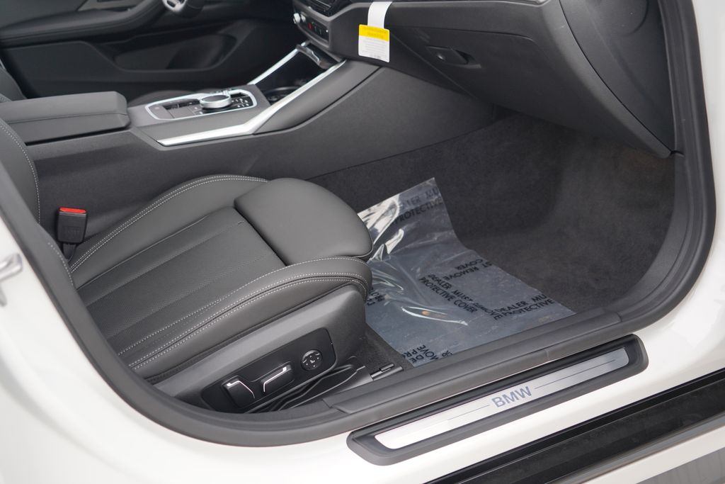 Thumbnail: 2027 BMW 4 Series - 19