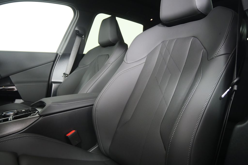 Thumbnail: 2026 BMW X3 - 11