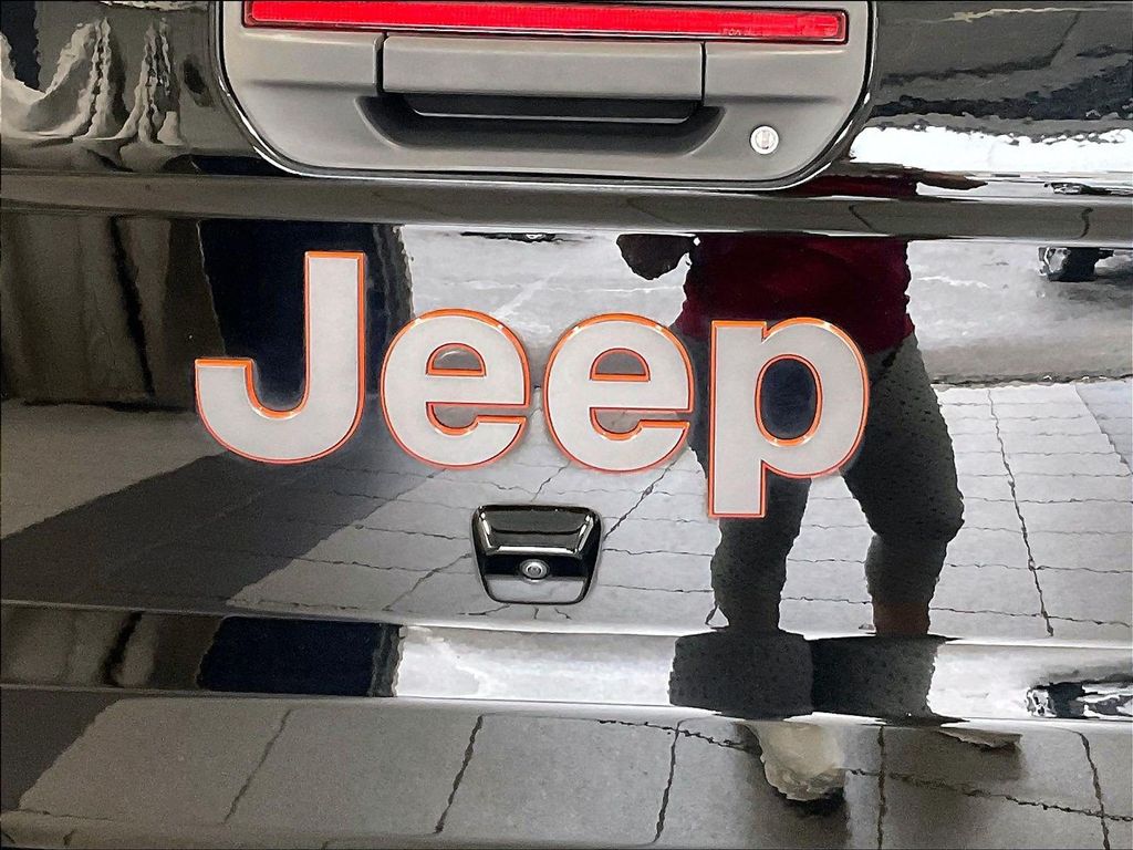 2021 Jeep Gladiator — photo 27
