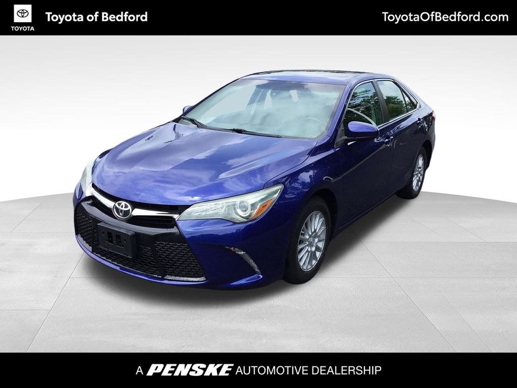 2015 Toyota Camry XSE Hero Image