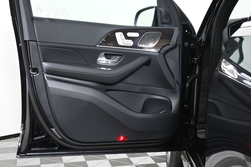 Thumbnail: 2026 Mercedes-Benz GLE - 24