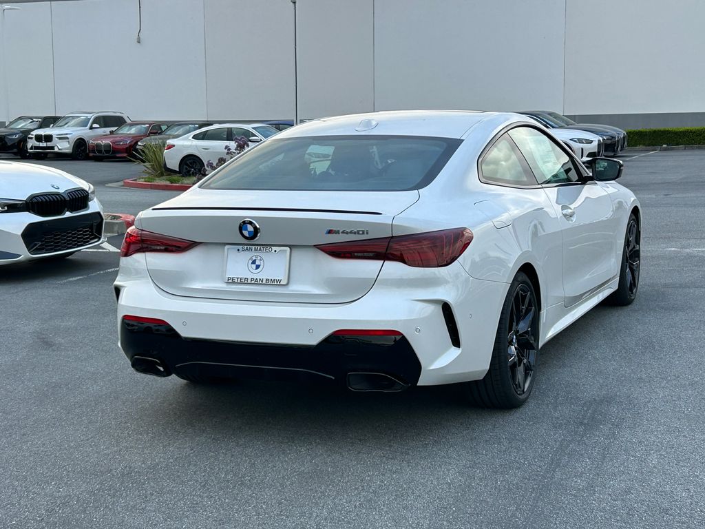Thumbnail: 2026 BMW 4 Series - 5