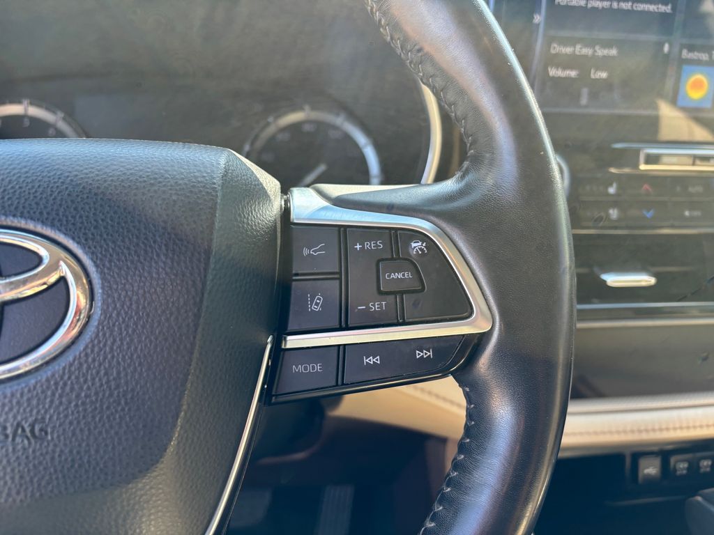 Used Car 2021 Toyota Highlander  Limited For Sale Under $30,000 In Austin, Texas