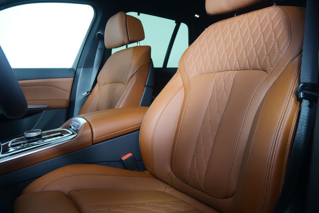 Thumbnail: 2026 BMW X5 - 11