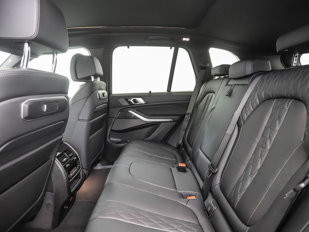 Thumbnail: 2026 BMW X5 - 23