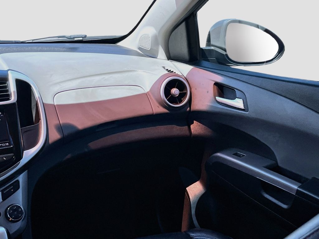 Used 2020 Gray Chevrolet Premier image 21
