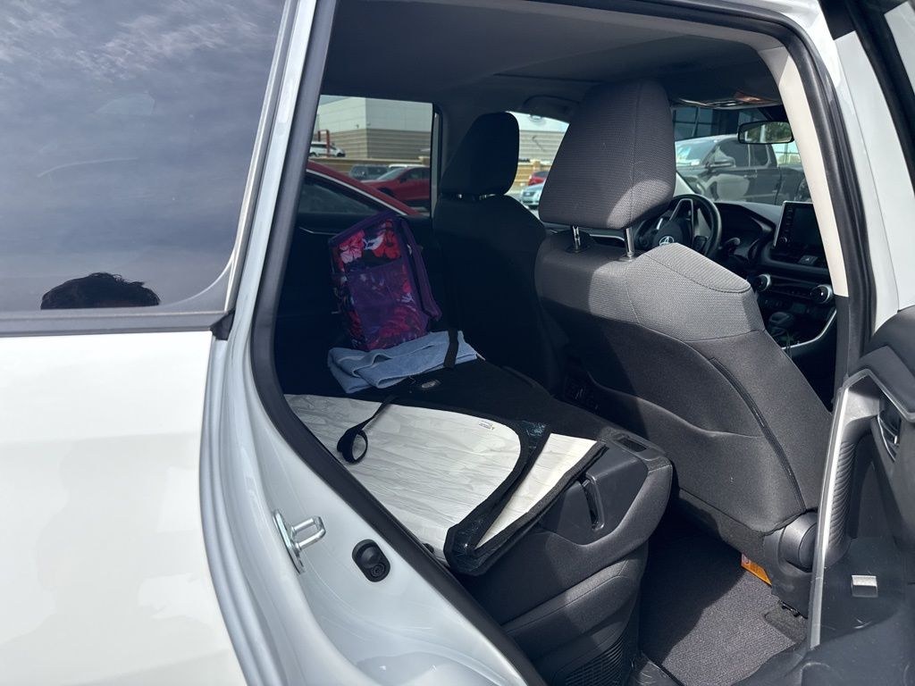 Thumbnail: 2020 Toyota RAV4 - 9