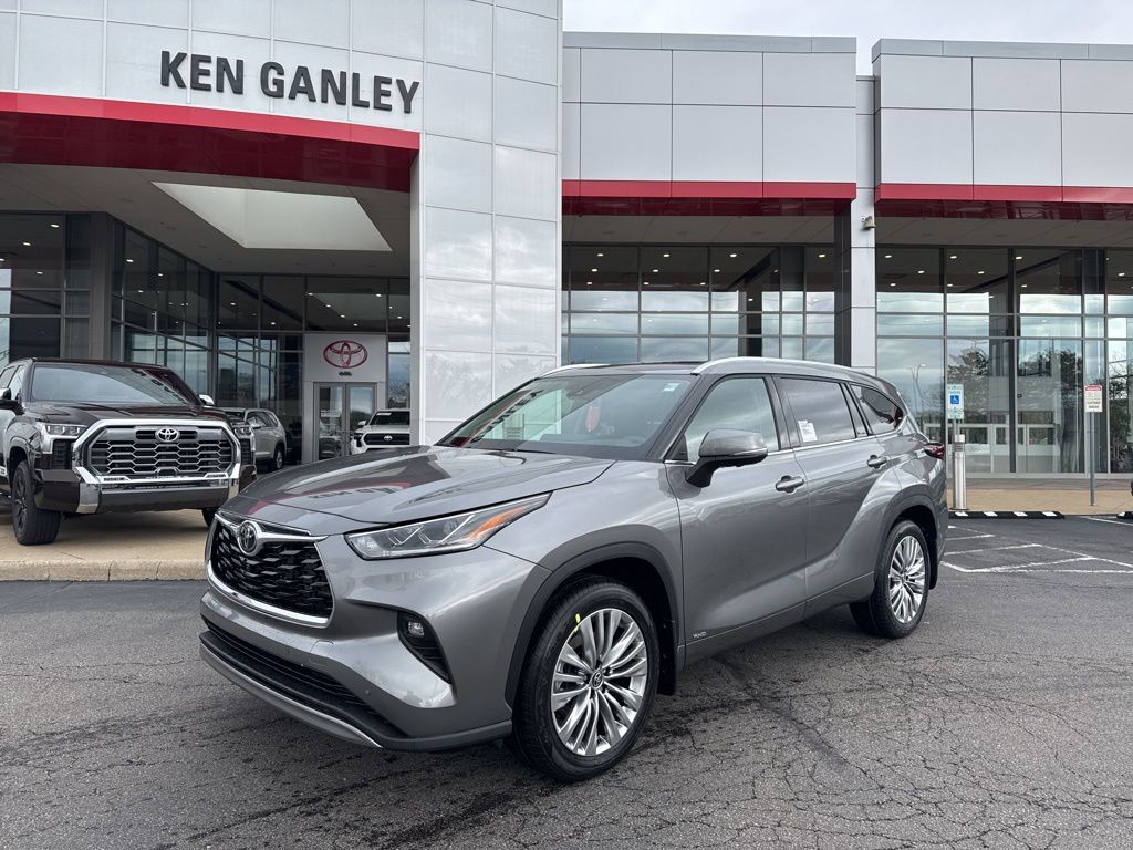 Heavy_Metallic 2026 Toyota Highlander Hybrid Platinum AWD SUV / Crossover All-Wheel Drive Continuously Variable Transmission