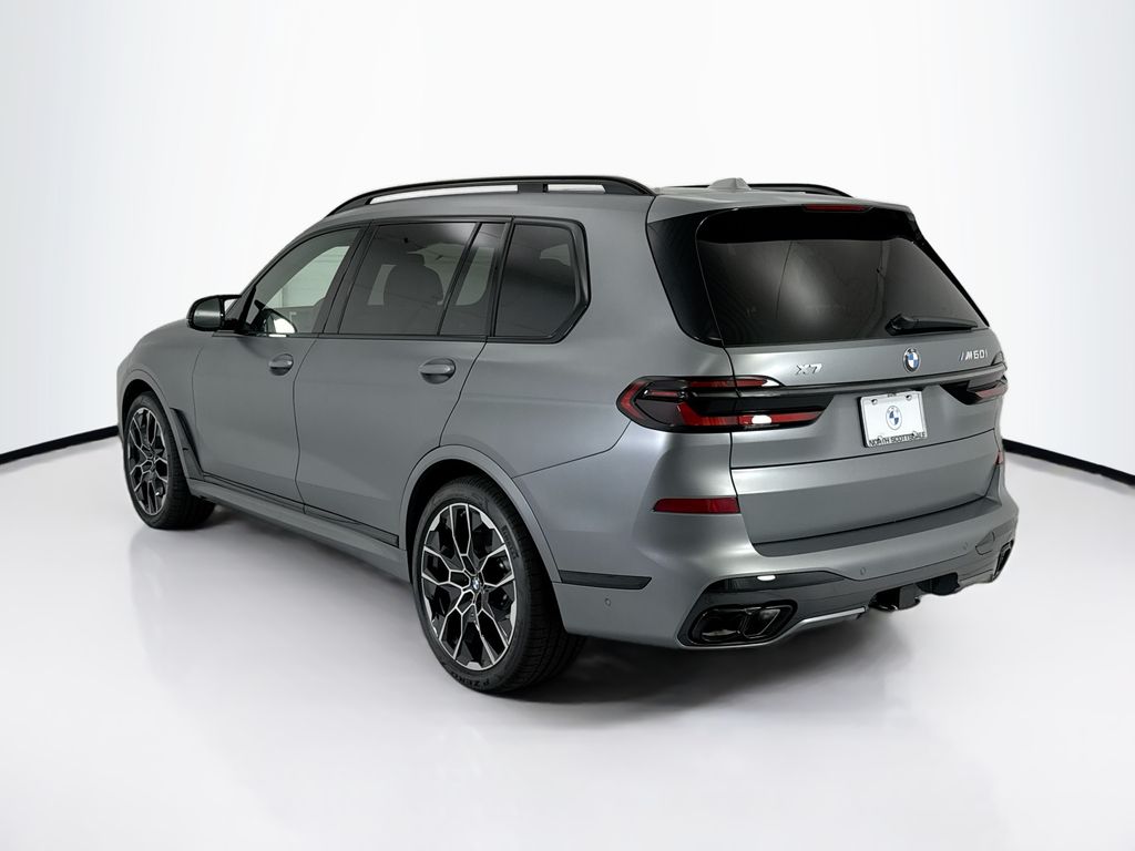 Thumbnail: 2027 BMW X7 - 7