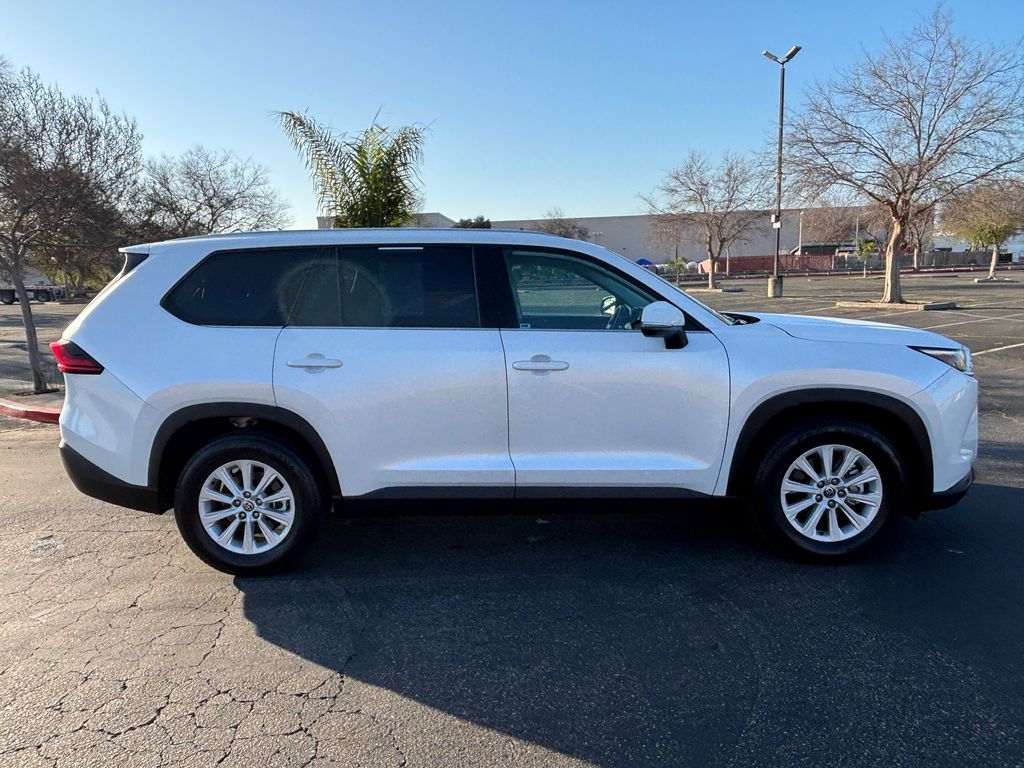 Thumbnail: 2025 Toyota Grand Highlander - 4
