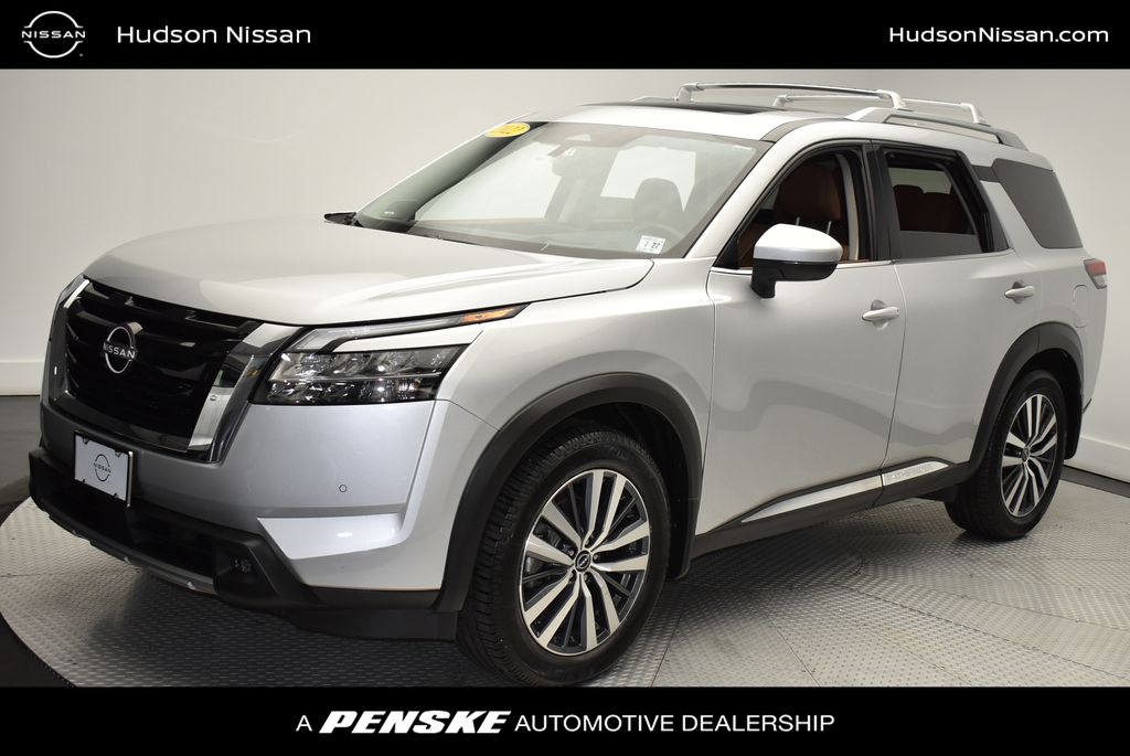Brilliant Silver Metallic 2022 Nissan Pathfinder SUV / Crossover All-Wheel Drive 9-Speed Automatic