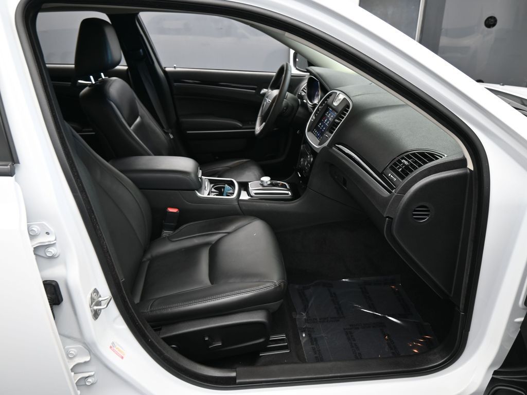 Used 2023 Bright White Clearcoat Chrysler Touring image 32