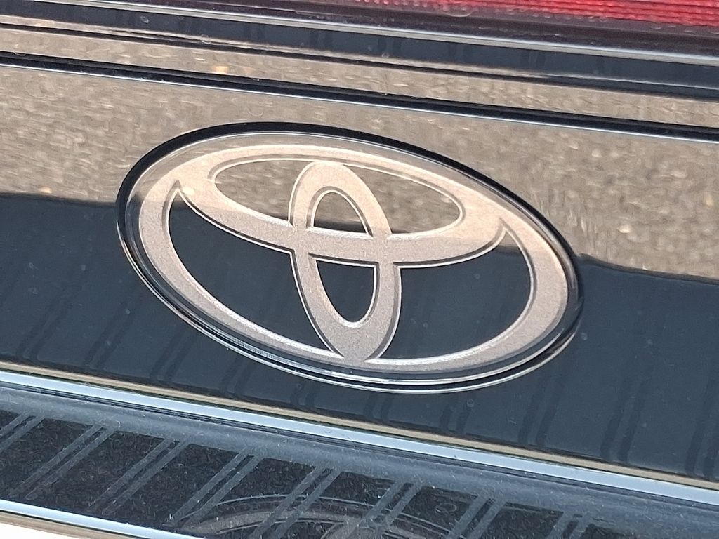 Thumbnail: 2025 Toyota Prius - 17