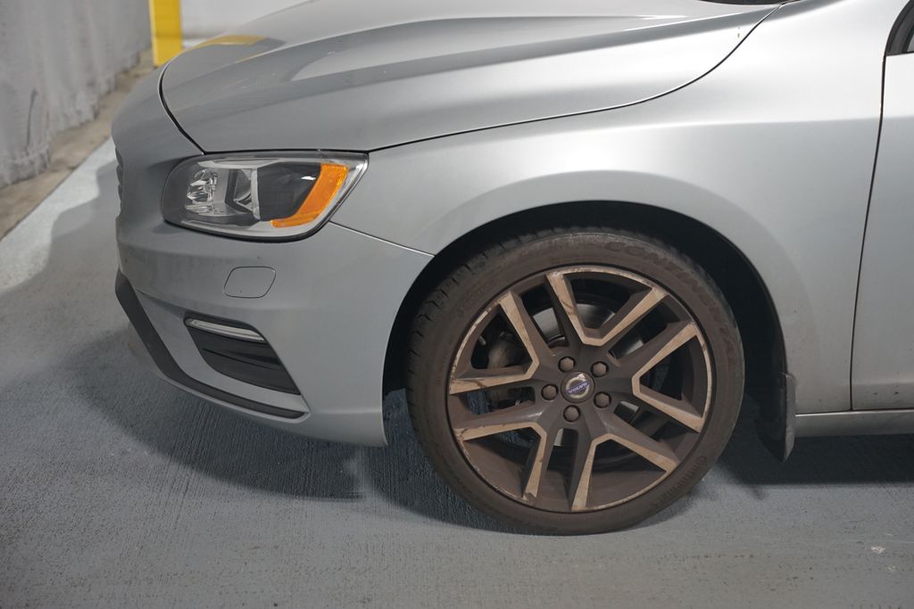 Thumbnail: 2017 Volvo S60 - 5