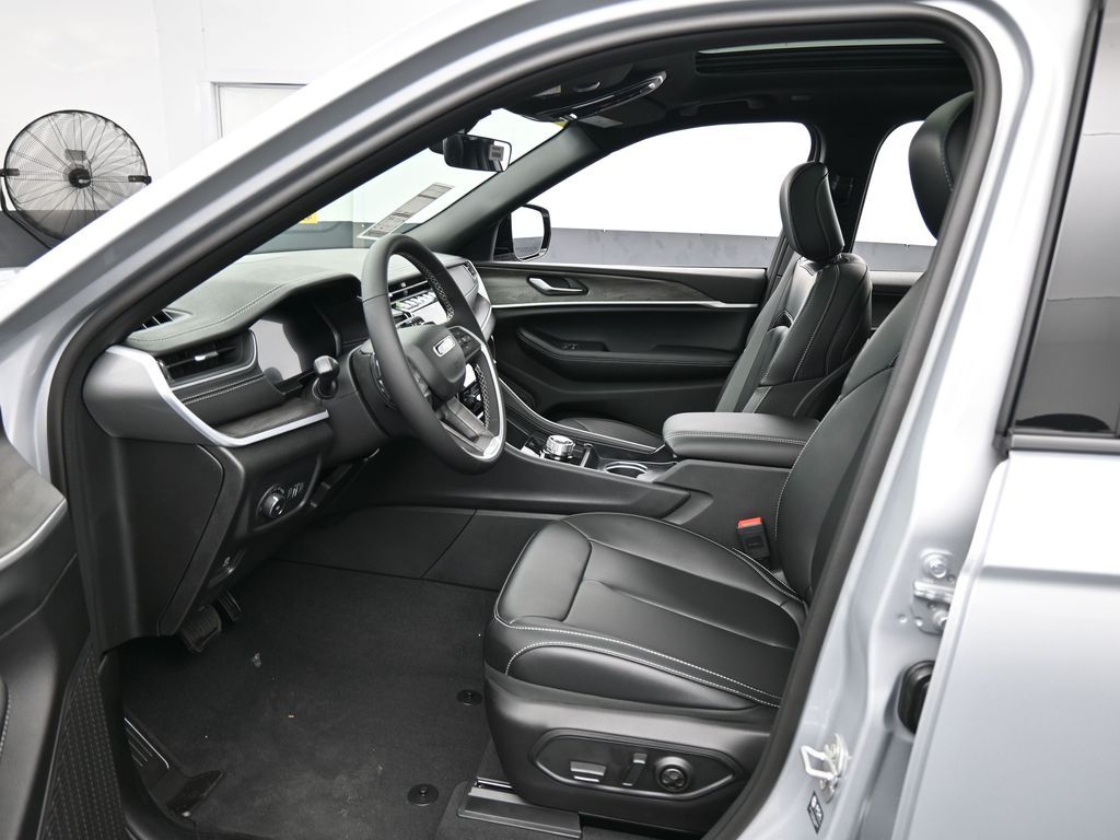 New 2025 Silver Zynith Jeep Limited image 12