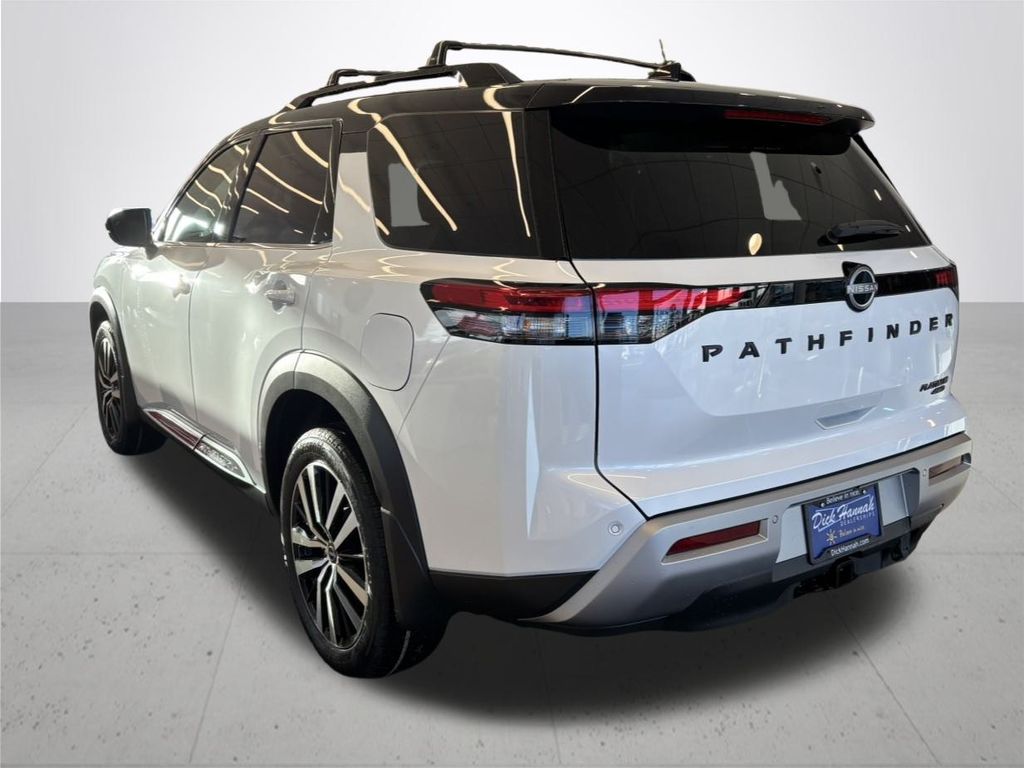 2025 Nissan Pathfinder Platinum