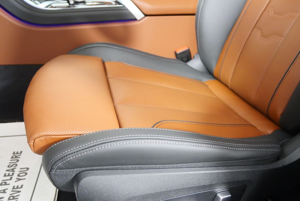 Thumbnail: 2026 BMW 8 Series - 10