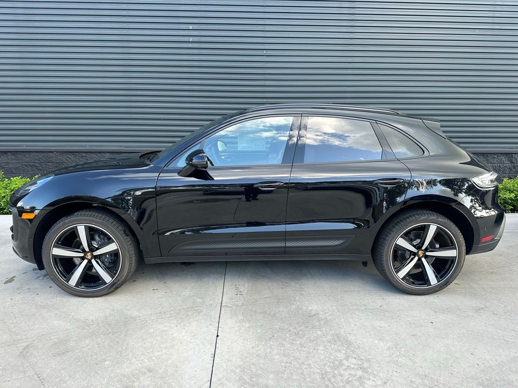 2025 Porsche Macan  2
